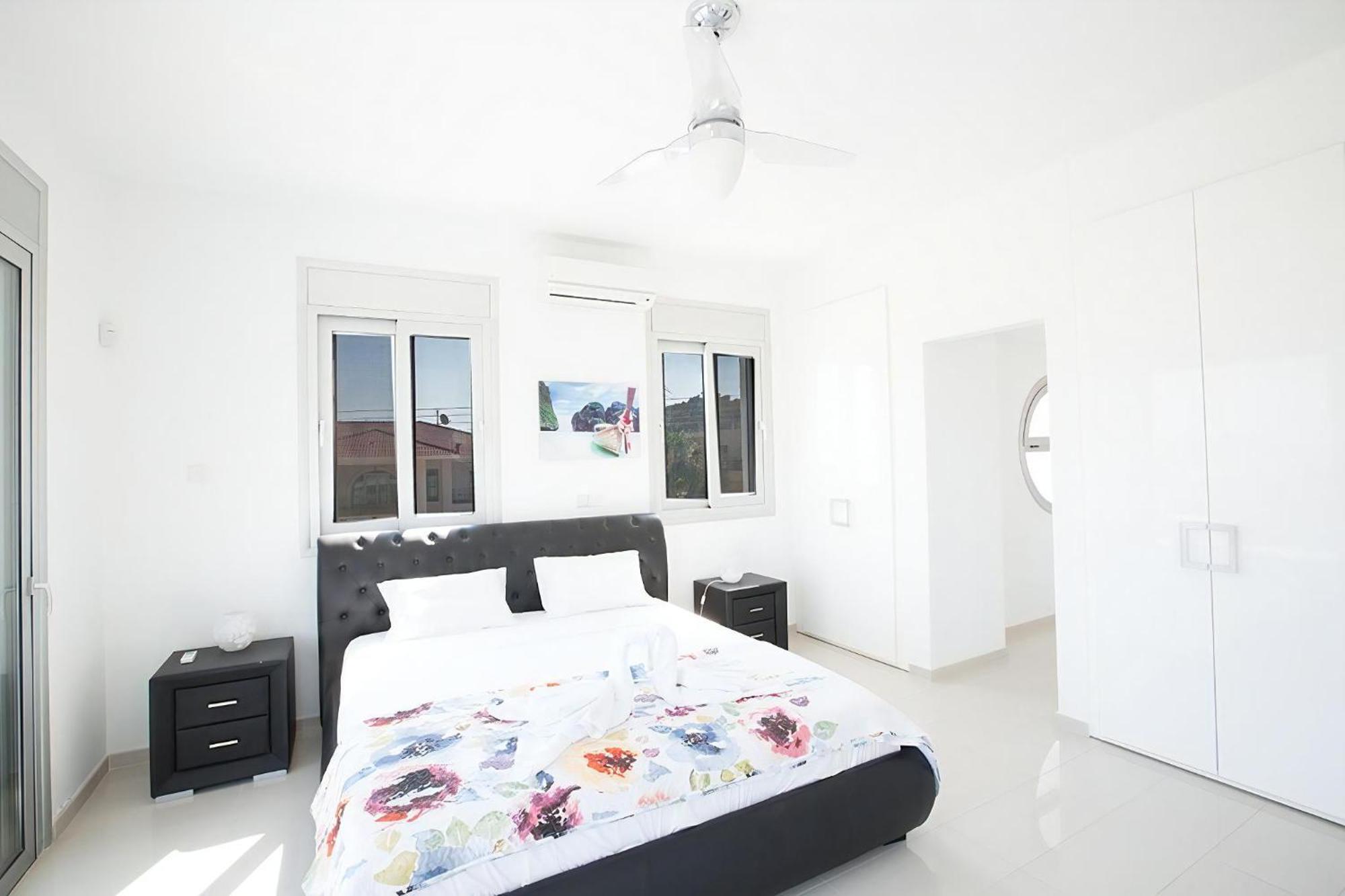 Villa Protara Chrysos - Beautiful 5 Bedroom Protaras Villa - Walking Distance To Fig Tree Bay Exterior foto